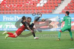 3. Liga - FSV Zwickau - FC Ingolstadt 04 - Dennis Eckert Ayensa (7, FCI) wird gestoppt und kommt an Torwart Brinkies Johannes (1 Zwickau) nicht vorbei