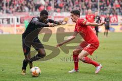 3. Liga - Hallescher FC - FC Ingolstadt 04 - Agyemang Diawusie (11, FCI) gegen Mast Dennis (16 Halle)