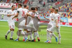 3. Liga - Fußball - KFC Uerdingen - FC Ingolstadt 04 - Tor Jubel 0.1 durch Caniggia Ginola Elva (14, FCI), Salto, mit Stefan Kutschke (30, FCI) Patrick Sussek (37, FCI) Maximilian Wolfram (8, FCI) Peter Kurzweg (16, FCI) Robin Krauße (23, FCI) Björn Pauls