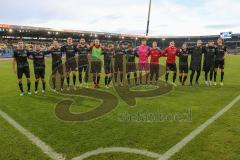 3. Liga - Fußball - Eintracht Braunschweig - FC Ingolstadt 04 - Sieg 0:3 die Mannschaft tanzt vor den Fans Auswärtssieg