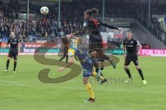 3. Liga - Fußball - Eintracht Braunschweig - FC Ingolstadt 04 - Caniggia Ginola Elva (14, FCI) Danilo Wiebe (23 Braunschweig)