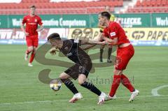 3. Liga - FSV Zwickau - FC Ingolstadt 04 - Zweikampf Dennis Eckert Ayensa (7, FCI) René Lange (20 Zwickau)