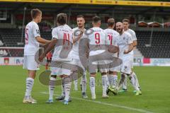 3. Liga - Fußball - SG Sonnenhof Großaspach - FC Ingolstadt 04 - Tor Jubel zum 1:5, Caniggia Ginola Elva (14, FCI) mit Fatih Kaya (9, FCI) Nico Antonitsch (5, FCI) Gordon Büch (38, FCI) Filip Bilbija (35, FCI) Robin Krauße (23, FCI)