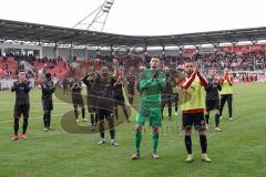 3. Liga - Hallescher FC - FC Ingolstadt 04 - Die Spieler bedanken sich nach dem Spiel bei den mitgereisten Fans, Thomas Keller (27, FCI) Dennis Eckert Ayensa (7, FCI) Agyemang Diawusie (11, FCI) Björn Paulsen (4, FCI) Marcel Gaus (19, FCI) Torwart Fabijan