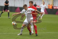 3. Fußball-Liga - Saison 2019/2020 - Bayern München II - FC Ingolstadt 04 - Dennis Eckert Ayensa (#7,FCI)  - Nicolas Feldhahn (#5 München) -  Foto: Meyer Jürgen