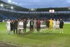 3. Liga - 1. FC Magdeburg - FC Ingolstadt 04 - Die Spieler bedanken sich bei den Fans nach dem Spiel - jubel - Foto: Jürgen Meyer