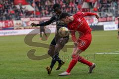 3. Liga - Hallescher FC - FC Ingolstadt 04 - Zweikampf Agyemang Diawusie (11, FCI) Landgraf Niklas (31 Halle)