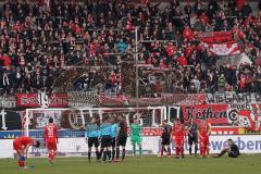 3. Liga - Hallescher FC - FC Ingolstadt 04 - Spiel ist aus, 1:1 Unentschieden, Torwart Fabijan Buntic (24, FCI) entttäuscht, Maximilian Thalhammer (6, FCI) am Boden