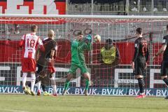 3. Liga - Würzburger Kickers - FC Ingolstadt 04 - Torwart Fabijan Buntic (24, FCI) rettet den Ball