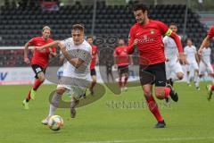 3. Liga - Fußball - SG Sonnenhof Großaspach - FC Ingolstadt 04 - Dennis Eckert Ayensa (7, FCI) Julian Leist (5 SG)