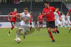 3. Liga - Fußball - SG Sonnenhof Großaspach - FC Ingolstadt 04 - Dennis Eckert Ayensa (7, FCI) Julian Leist (5 SG)