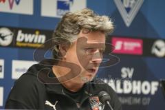 3. Fußball-Liga - Saison 2019/2020 - SV Waldhof Mannheim - FC Ingolstadt 04 - Chef-Trainer Jeff Saibene (FCI) bei der Pressekonferenz - Foto: Stefan Bösl