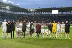 3. Liga - 1. FC Magdeburg - FC Ingolstadt 04 - Die Spieler bedanken sich bei den Fans nach dem Spiel - jubel - Foto: Jürgen Meyer