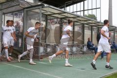 3. Fußball-Liga - Saison 2019/2020 - Bayern München II - FC Ingolstadt 04 - Die Mannschaft betritt das Spielfeld zum warm machen - Foto: Meyer Jürgen