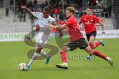 3. Liga - Fußball - SG Sonnenhof Großaspach - FC Ingolstadt 04 - Caniggia Ginola Elva (14, FCI) Korbinian Burger (4 SG) Zweikampf