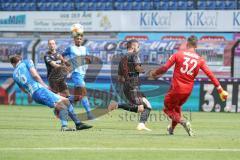 3. Liga - SV Meppen - FC Ingolstadt 04 - Fatih Kaya (9, FCI) kommt zu spaät, Torwart Domaschke Erik (32 Meppen) Egerer Florian (16 Meppen) retten den Ball