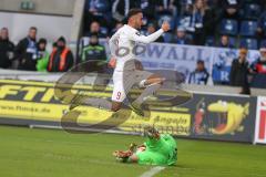 3. Liga - 1. FC Magdeburg - FC Ingolstadt 04 - Fatih Kaya (#9,FCI)  einen Schritt zu spät - Morten Behrens (#12 Magdeburg) - Foto: Jürgen Meyer