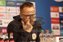 3. Liga - Fußball - Eintracht Braunschweig - FC Ingolstadt 04 - Pressekonferenz nach dem Spiel, Cheftrainer Jeff Saibene (FCI) Cheftrainer Christian Flüthmann (Braunschweig)