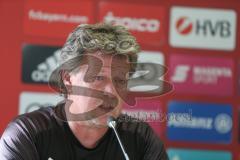 3. Fußball-Liga - Saison 2019/2020 - Bayern München II - FC Ingolstadt 04 - Chef-Trainer Jeff Saibene (FCI) bei der Pressekonferenz - Foto: Meyer Jürgen