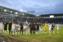 3. Liga - 1. FC Magdeburg - FC Ingolstadt 04 - Die Spieler bedanken sich bei den Fans nach dem Spiel - jubel - Foto: Jürgen Meyer
