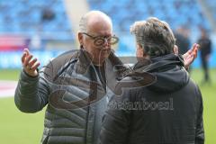 3. Fußball-Liga - Saison 2019/2020 - SV Waldhof Mannheim - FC Ingolstadt 04 - Chef-Trainer Jeff Saibene (FCI) vor dem Spiel im Gespräch mit Peter Jackwerth FCI - Foto: Stefan Bösl