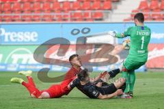 3. Liga - FSV Zwickau - FC Ingolstadt 04 - Dennis Eckert Ayensa (7, FCI) wird gestoppt und kommt an Torwart Brinkies Johannes (1 Zwickau) nicht vorbei