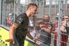 3. Fußball-Liga - Saison 2019/2020 - FC Victoria Köln - FC Ingolstadt 04 - Stefan Kutschke (#30,FCI)  spricht mit den Fans - Foto: Meyer Jürgen