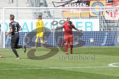 3. Fußball-Liga - Saison 2019/2020 - FC Ingolstadt 04 - Hallescher FC - Der 1:3 Treffer für Halle - enttäuschung - Torwart Fabijan Buntic (#24,FCI)  - Robin Krausse (#23,FCI)  - Björn Paulsen (#4,FCI)- Foto: Meyer Jürgen