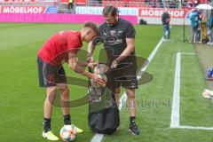 3. Fußball-Liga - Saison 2019/2020 - FC Ingolstadt 04 - Chemnitzer FC - Filip Bilbija (#35,FCI)  sammelt Bälle ein - Foto: Meyer Jürgen