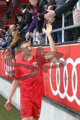 3. Fußball-Liga - Saison 2019/2020 - FC Ingolstadt 04 - 1.FC Kaiserslautern - Filip Bilbija (#35,FCI)  bedankt sich bei den Fans - Foto: Jürgen Meyer