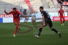 3. Liga - Fußball - FC Ingolstadt 04 - FSV Zwickau - Fatih Kaya (9, FCI) Fabio Viteritti (11 Zwickau)