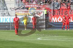 3. Fußball-Liga - Saison 2019/2020 - FC Ingolstadt 04 - Hallescher FC - Der 1:3 Treffer für Halle - enttäuschung - Torwart Fabijan Buntic (#24,FCI)  - Robin Krausse (#23,FCI)  - Björn Paulsen (#4,FCI)- Foto: Meyer Jürgen