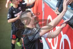 3. Fußball-Liga - Saison 2019/2020 - FC Ingolstadt 04 -  Preußen Münster - Die Spieler bedanken sich bei den Fans - Stefan Kutschke (#30,FCI) -  Foto: Jürgen Meyer