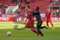 3. Liga - FC Ingolstadt 04 - KFC Uerdingen 05 - Marcel Gaus (19, FCI) Kinsombi Christian (KFC 8)