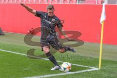 3. Fußball-Liga - Saison 2019/2020 - FC Ingolstadt 04 - Chemnitzer FC - Büch Gordon (#38 FCI) beim Eckball - Foto: Meyer Jürgen