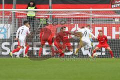 3. Liga - FC Ingolstadt 04 - FC Ingolstadt 04 - SV Meppen - Torwart Fabijan Buntic (#24,FCI)  - Stefan Kutschke (#30,FCI)  - Deniz Undav (#9 SV Meppen) - Peter Kurzweg (#16,FCI)  - Foto: Stefan Bösl