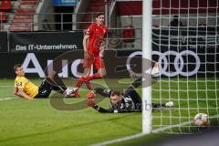 3. Liga - FC Ingolstadt 04 - SV Waldhof Mannheim - Maximilian Thalhammer (6, FCI) trifft zum 2:0 Tor Jubel, Torwart Königsmann Timo (1 Mannheim) Schultz Michael (23 Mannheim)