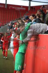 3. Fußball-Liga - Saison 2019/2020 - FC Ingolstadt 04 - 1.FC Kaiserslautern - Die Spieler bedanken sich bei den Fans - Torwart Fabijan Buntic (#24,FCI)  -  - Foto: Meyer Jürgen