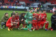 3. Fußball-Liga - Saison 2019/2020 - FC Ingolstadt 04 - 1.FC Kaiserslautern - Die Spieler nach dem Spiel - jubel - Torwart Fabijan Buntic (#24,FCI)  - Nico Antonitsch (#5,FCI)  - Foto: Meyer Jürgen