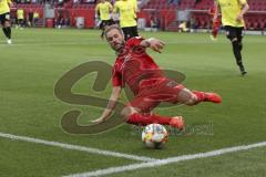 Im Bild: Maximilian Beister (#10 FC Ingolstadt) klärt den Ball ins Seitenaus

Fussball - 3. Bundesliga - Ingolstadt - Saison 2019/2020 - FC Ingolstadt 04 - Würzburger Kickers - 02.08.2019 -  Foto: Ralf Lüger/rsp-sport.de