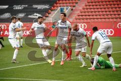 3. Liga - FC Ingolstadt 04 - 1. FC Magdeburg - Stefan Kutschke (30, FCI) verschießt Elfmeter Torwart Behrens Morten (12 Magdeburg) hält, Magdeburg feiert, Müller Tobias (5 Magdeburg)