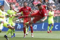 Im Bild: Fatih Kaya (#9 FCI) schaut gespannt wie Maximilian Wolfram (#8 FCI) den Baöll per Seitfallzieher auf das Tor schießt - Bitter Joshua (#23 MSV Duisburg) und Albutat Tim (#14 MSV Duisburg) kommen zu spät

Fussball - 3. Bundesliga - Ingolstadt - S