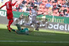 3. Fußball-Liga - Saison 2019/2020 - FC Ingolstadt 04 - Victoria Köln - Dennis Eckert Ayensa (#7,FCI)  einen Schritt zu spät - Andre Weiss Torwart Köln - Foto: Meyer Jürgen