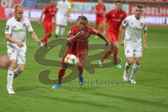 3. Fußball-Liga - Saison 2019/2020 - FC Ingolstadt 04 -  SpVgg Unterhaching - Ganiggia Ginola Elva (#14,FCI)  - Sascha Bigalke (#21 Unterhaching) - Foto: Meyer Jürgen