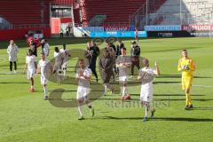 3. Fußball-Liga - Saison 2019/2020 - FC Ingolstadt 04 - Victoria Köln - Die Spieler bedanken sich bei den Fans - Foto: Meyer Jürgen