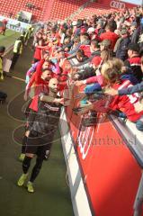 3. Fußball-Liga - Saison 2019/2020 - FC Ingolstadt 04 -  Preußen Münster - Die Spieler bedanken sich bei den Fans - Nico Antonitsch (#5,FCI)  -  Foto: Jürgen Meyer