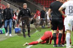 3. Liga - Fußball - FC Ingolstadt 04 - SpVgg Unterhaching - Cheftrainer Jeff Saibene (FCI) schreit zu Patrick Sussek (37, FCI)