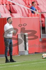 3. Liga - FC Ingolstadt 04 - 1. FC Magdeburg - Cheftrainer Tomas Oral (FCI) an der Seitenlinie