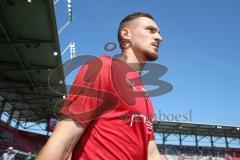 3. Fußball-Liga - Saison 2019/2020 - FC Ingolstadt 04 - Hallescher FC - Maximilian Wolfram (#8,FCI)  - laufen zum warm machen auf das Spielfeld - Foto: Meyer Jürgen