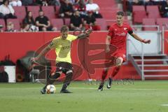 Im Bild: Lion Schweers (#26 Würzburger Kickers) klärt vor Stefan Kutschke (#30 FC Ingolstadt)

Fussball - 3. Bundesliga - Ingolstadt - Saison 2019/2020 - FC Ingolstadt 04 - Würzburger Kickers - 02.08.2019 -  Foto: Ralf Lüger/rsp-sport.de